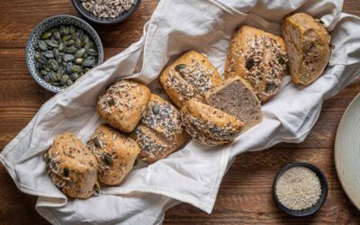 Dinkel-Körnerbrötchen: Rezept für gesunde, knusprige Brötchen
