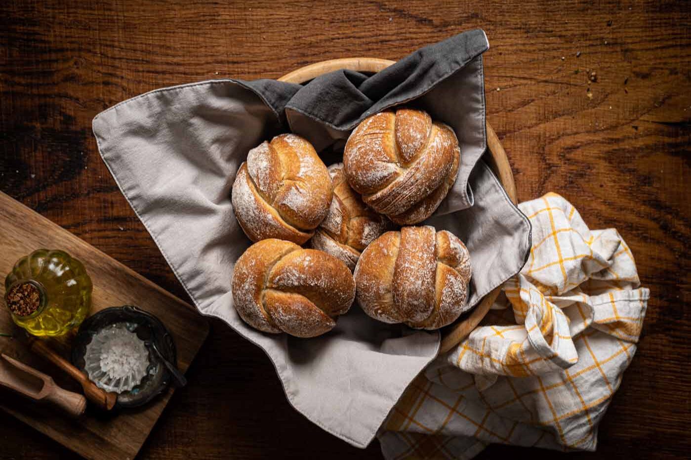 Knotenbrötchen Rezept – Schritt für Schritt zum perfekten Gebäck