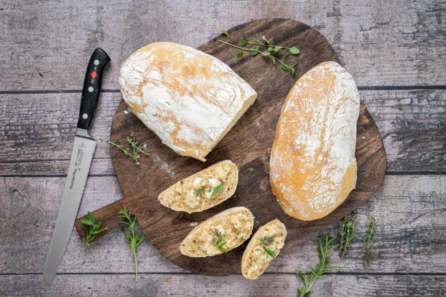 Original Ciabatta Rezept – Knusprig, luftig &amp; schnell zubereitet