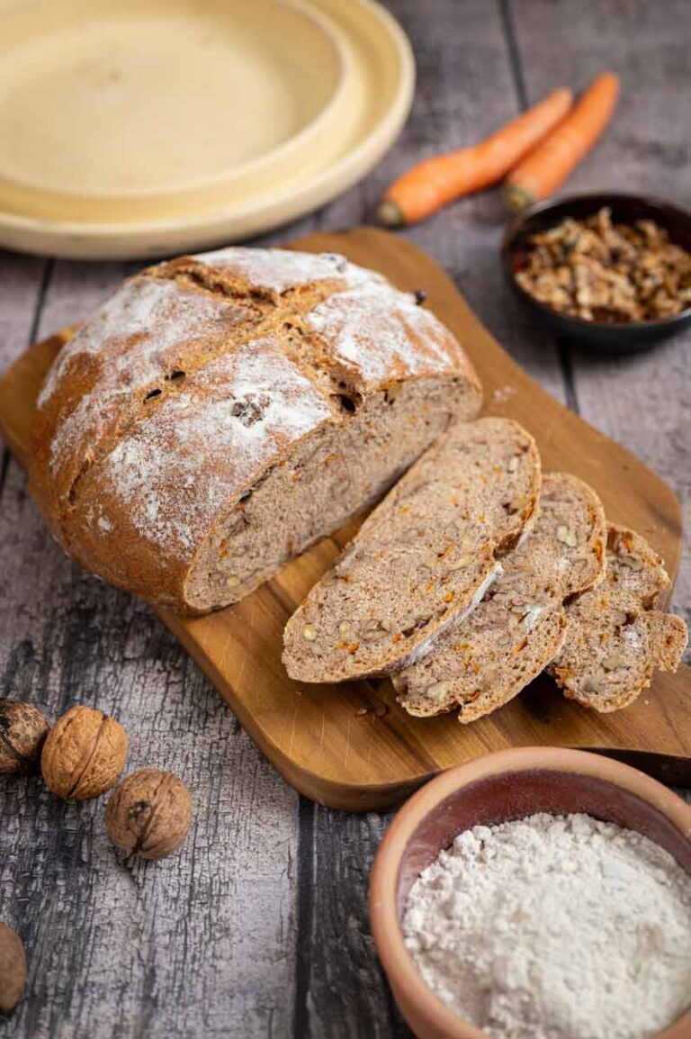 Saftiges Walnussbrot backen – Einfaches Rezept für vollen Genuss