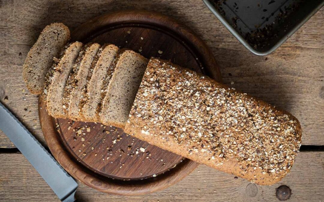 Dinkelvollkornbrot selber backen – Mit Leinsamen & Sesamöl
