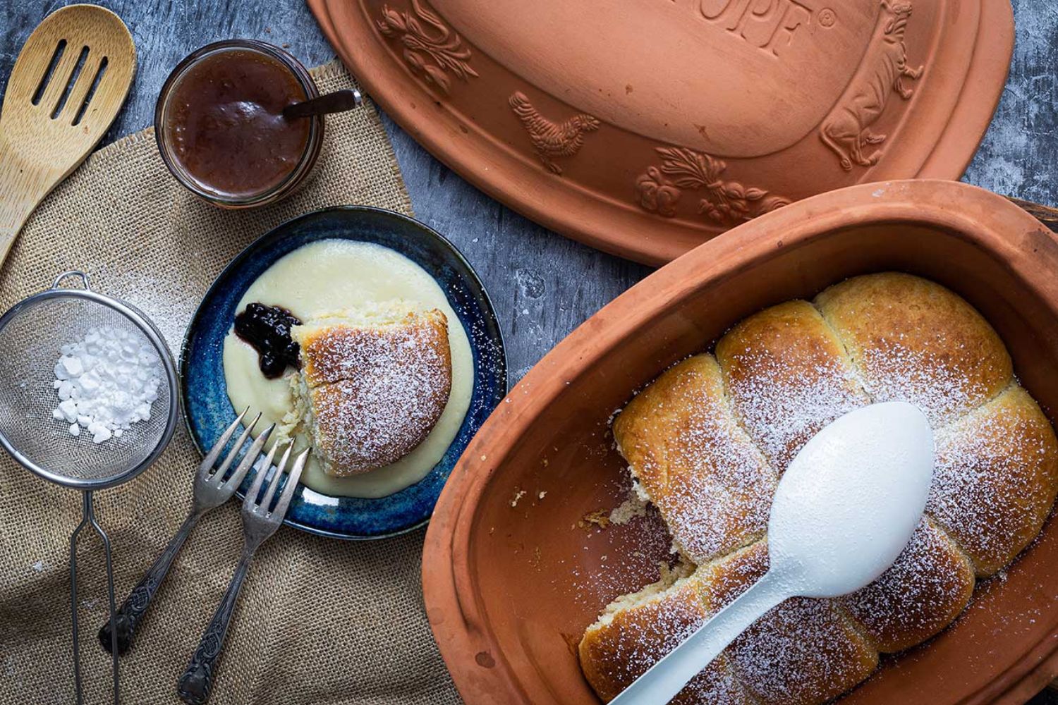 Fluffige Buchteln mit Konfitüre – Einfaches Rezept