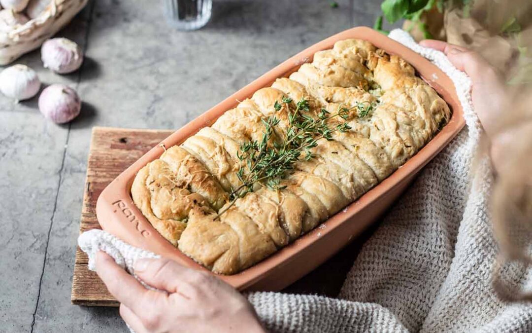 Herzhaftes Vollkorn Faltbrot mit Kräuterbutter & Käse