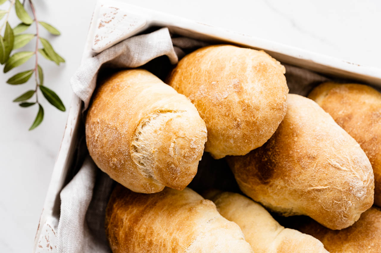 Italienische Ölbrötchen selber backen – Einfaches Rezept