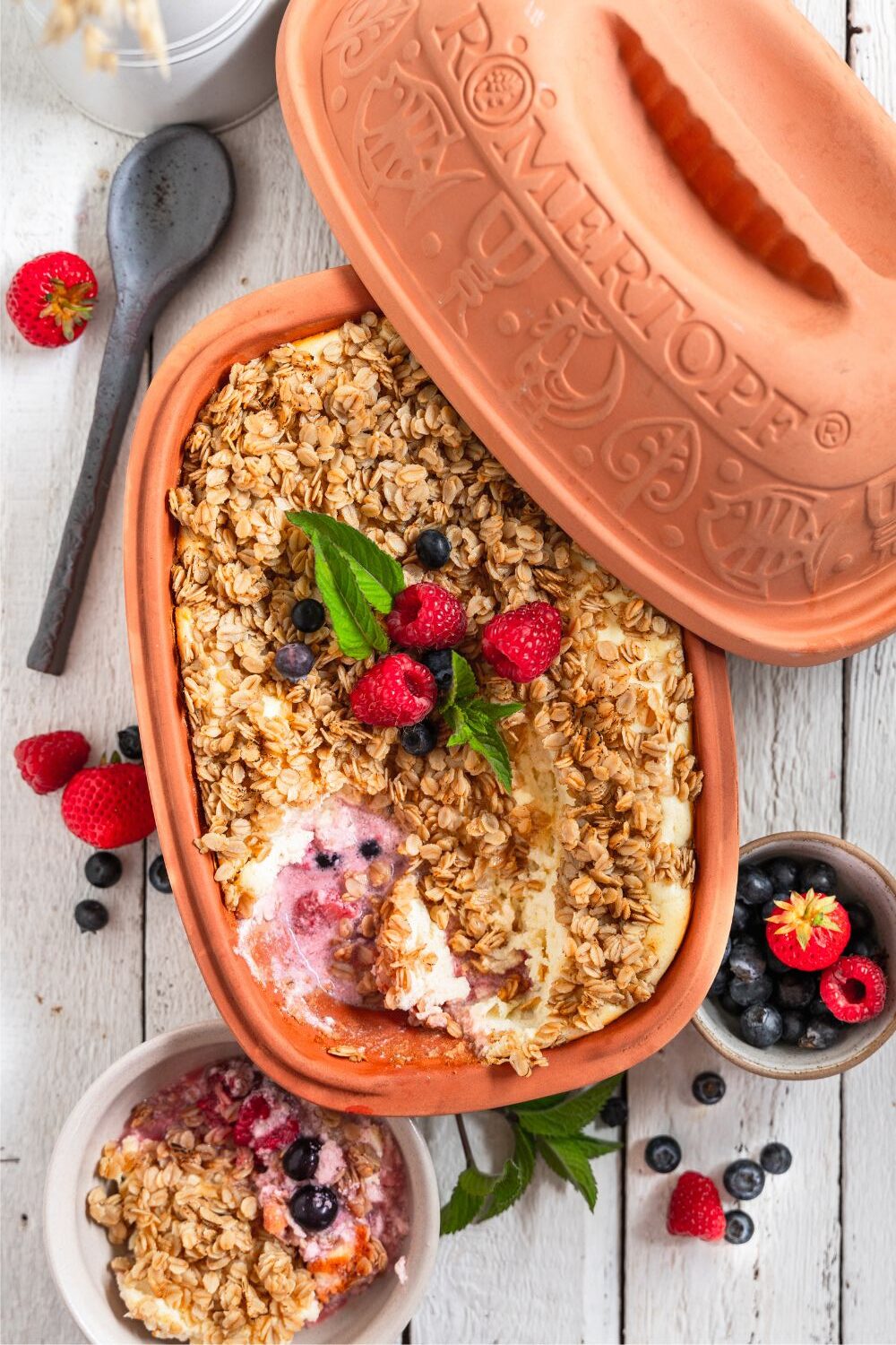 Granola-Quark Auflauf mit Beeren Granola-Quark Auflauf mit Beeren