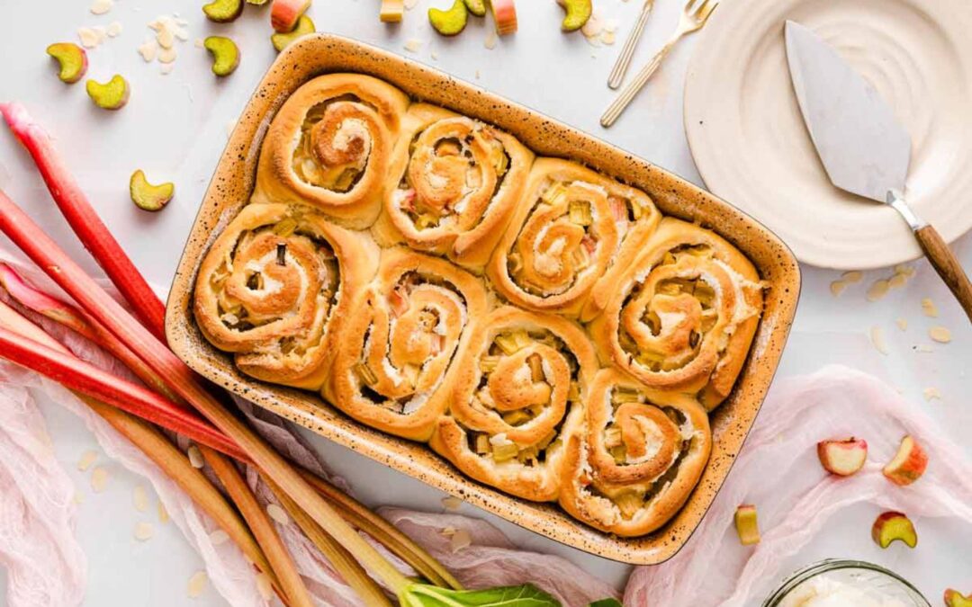 Rhabarber Hefeschnecken – Fruchtig & saftig backen