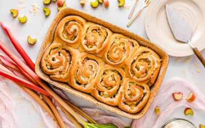 Rhabarber Hefeschnecken – Fruchtig & saftig backen