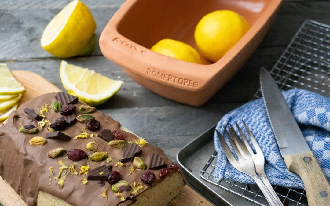 Zitronenkuchen im Römertopf – vegan & glutenfrei backen
