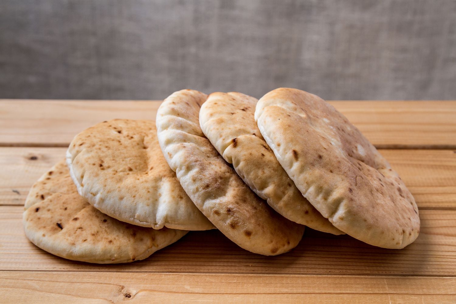 Dinkel-Pita-Brote selber backen – einfaches Rezept