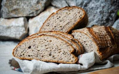 Sommerbrot mit Sauerteig & Saaten – Rezept für den Sommer