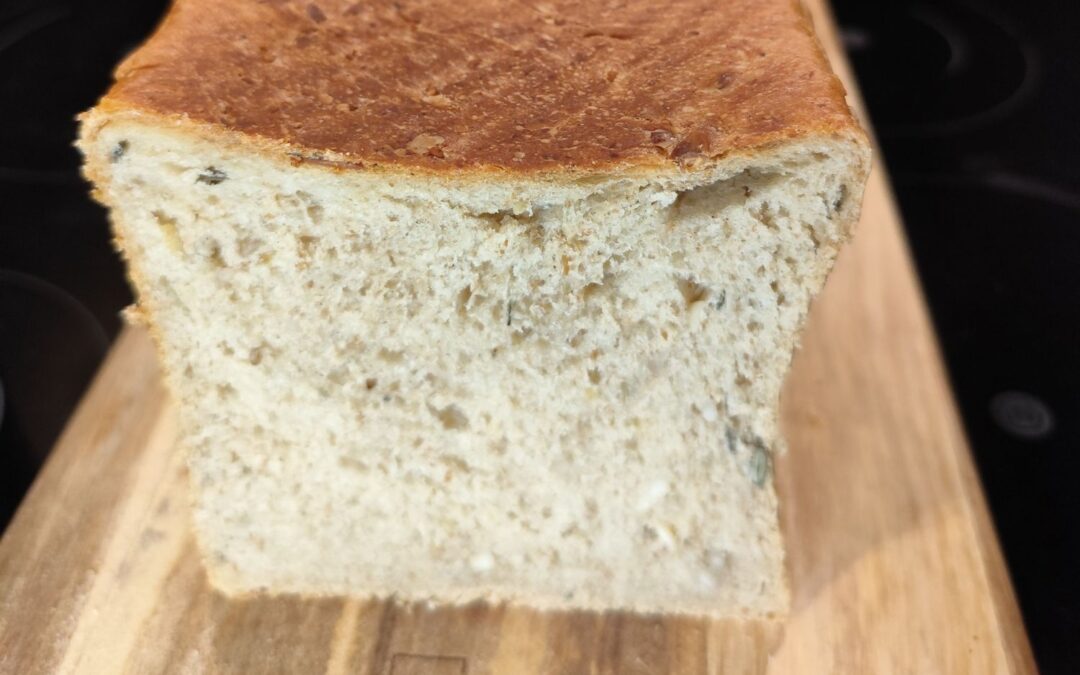 Körner-Toast wie vom Bäcker | Saftiges Mehrkorn-Toastbrot