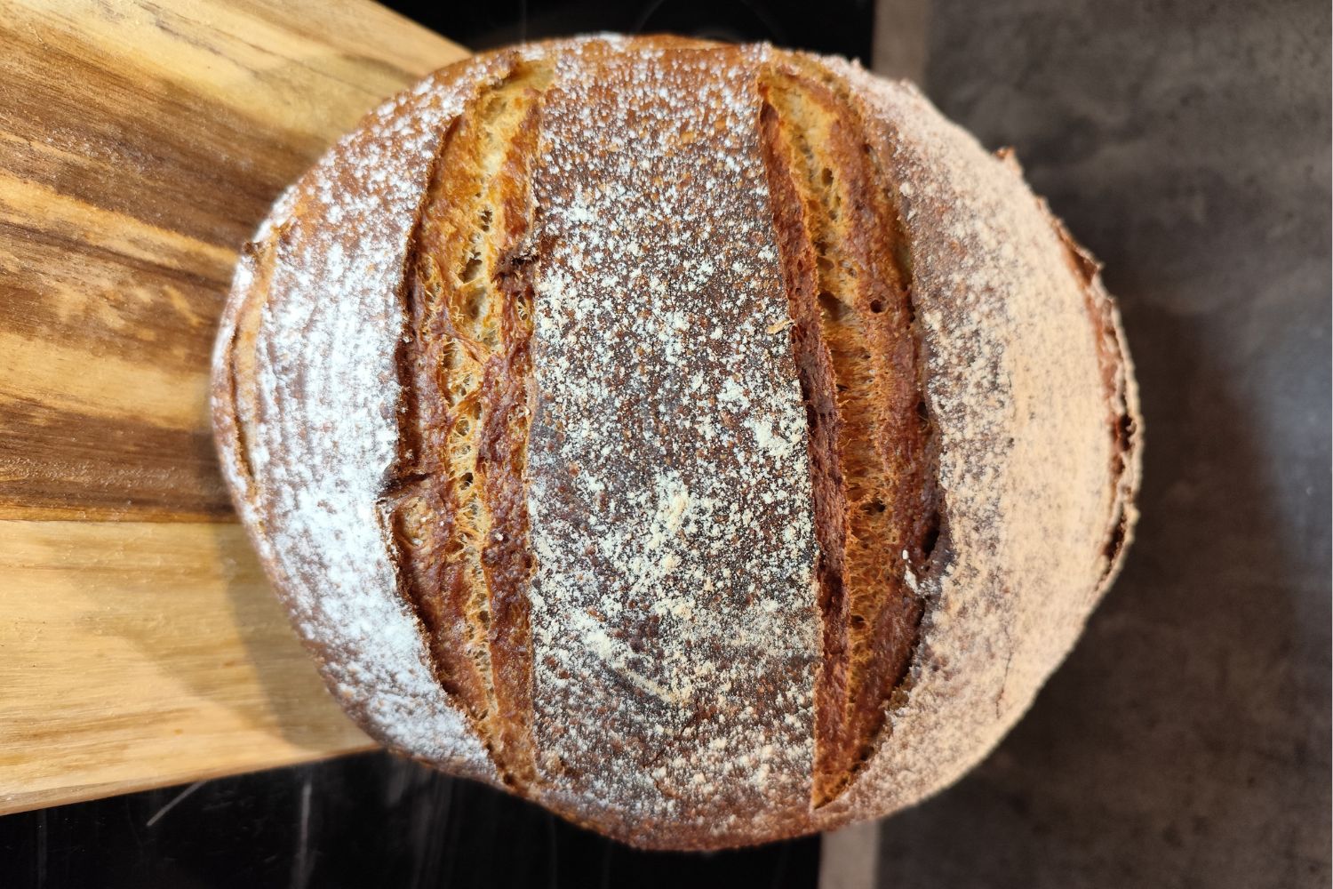 Schweizer Ruchbrot mit Sauerteig – saftig & aromatisch